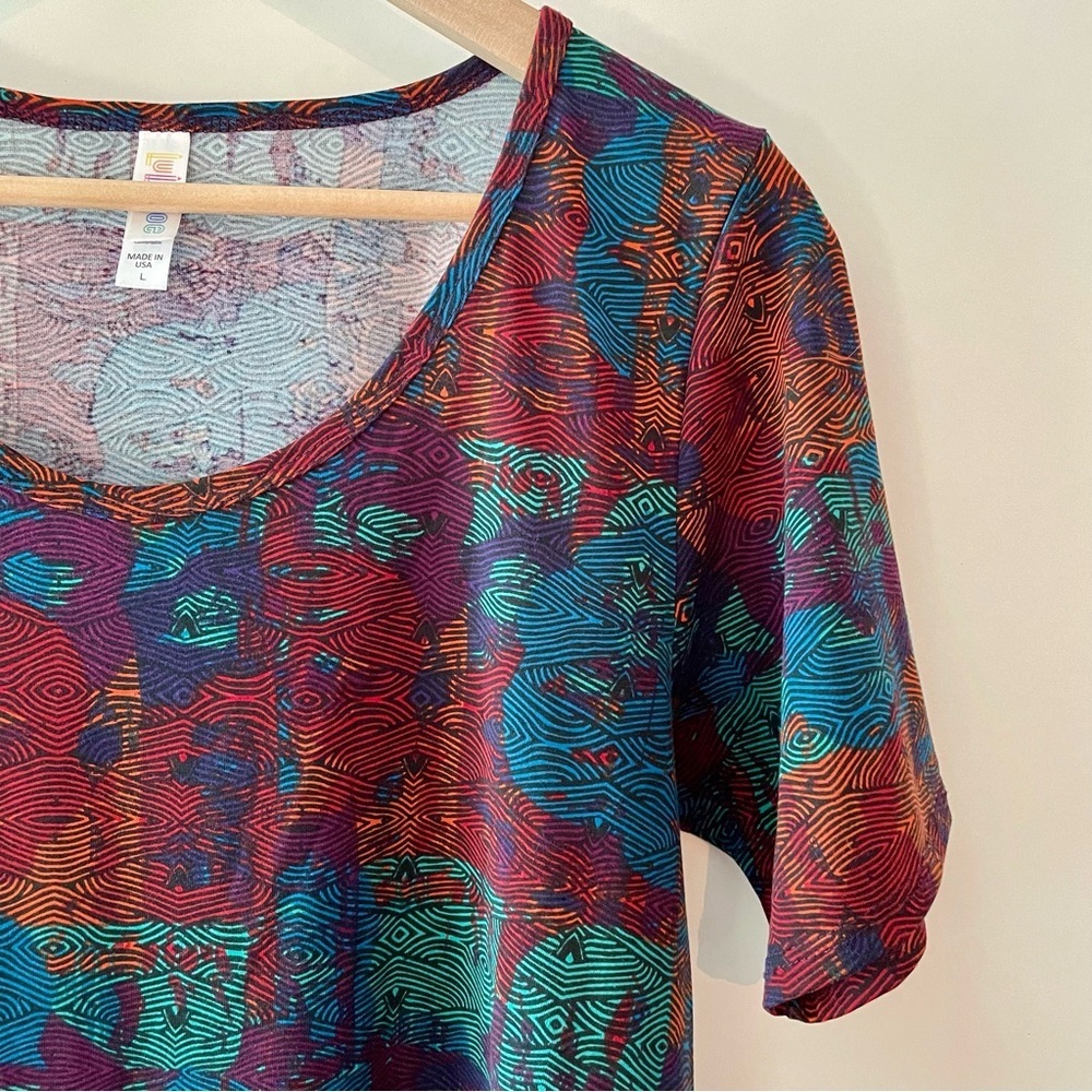 LuLaRoe Perfect T Multicolor Short Sleeve Scoop Neck Top Size L